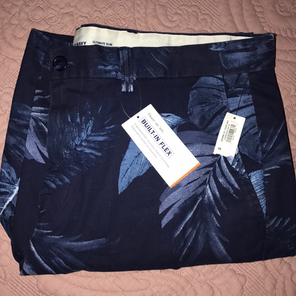 NWT Old Navy shorts 36 x 34